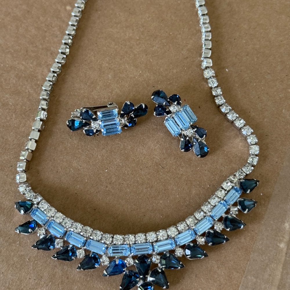 Elegant Blue and Silver Jewelry Set